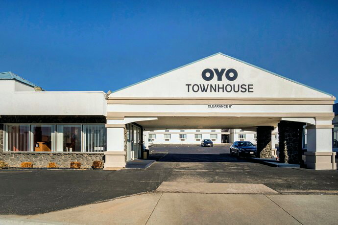 OYO Townhouse Dodge City KS